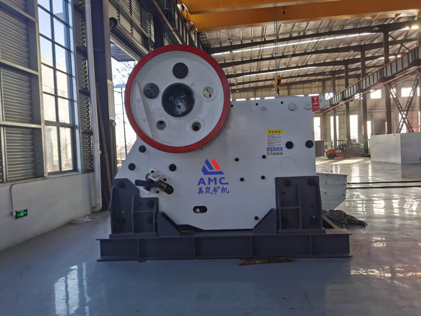 Advantages of jaw crusher / sand production line is inseparable of jaw crusher